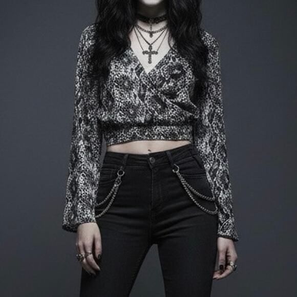 H&M Crop Top Womens 4 Black Gray Snake Print Long Sleeve Y2K Punkcore Grunge - Picture 2 of 8